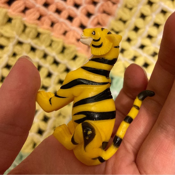 B1G2 - Aladin Raja Tiger Figure - Buy 1, Get 2 FREE - Picture 6 of 6